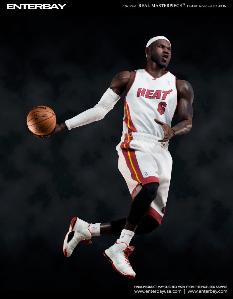1/6 Real Masterpiece - NBA Collection LeBron James Scale Collectible Figure (with Extra Cleveland no.23 Red Jersey)