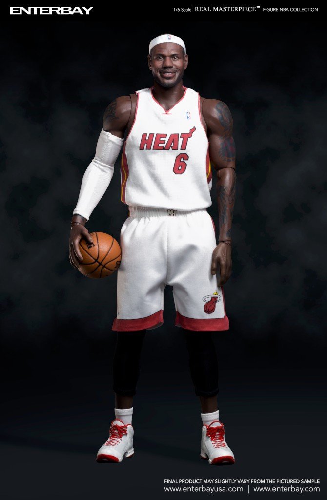 1/6 Real Masterpiece - NBA Collection LeBron James Scale Collectible Figure (with Extra Cleveland no.23 Red Jersey)