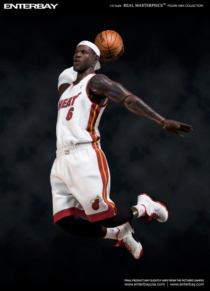 1/6 Real Masterpiece - NBA Collection LeBron James Scale Collectible Figure (with Extra Cleveland no.23 Red Jersey)